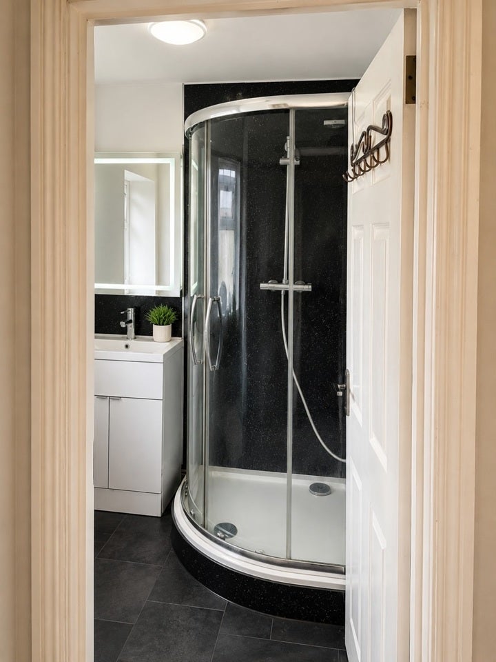 Room Warren Grove in Hertsmere