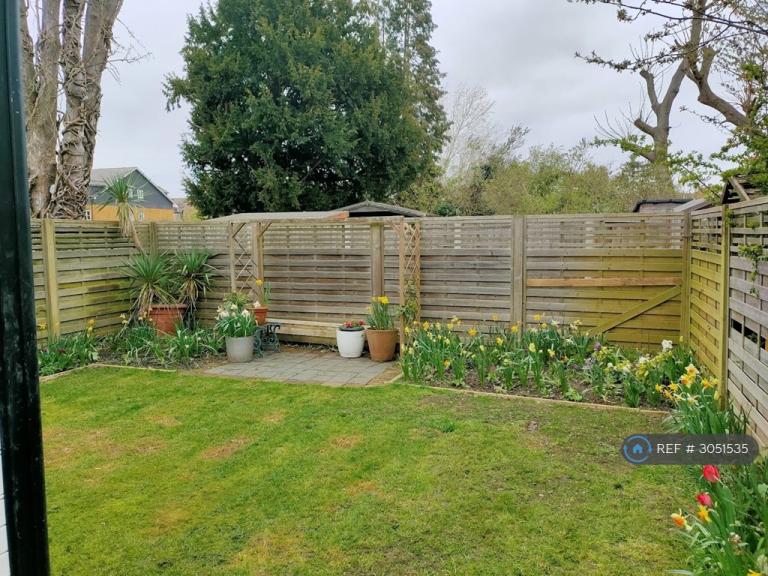 Flat Longley Road in Greater London