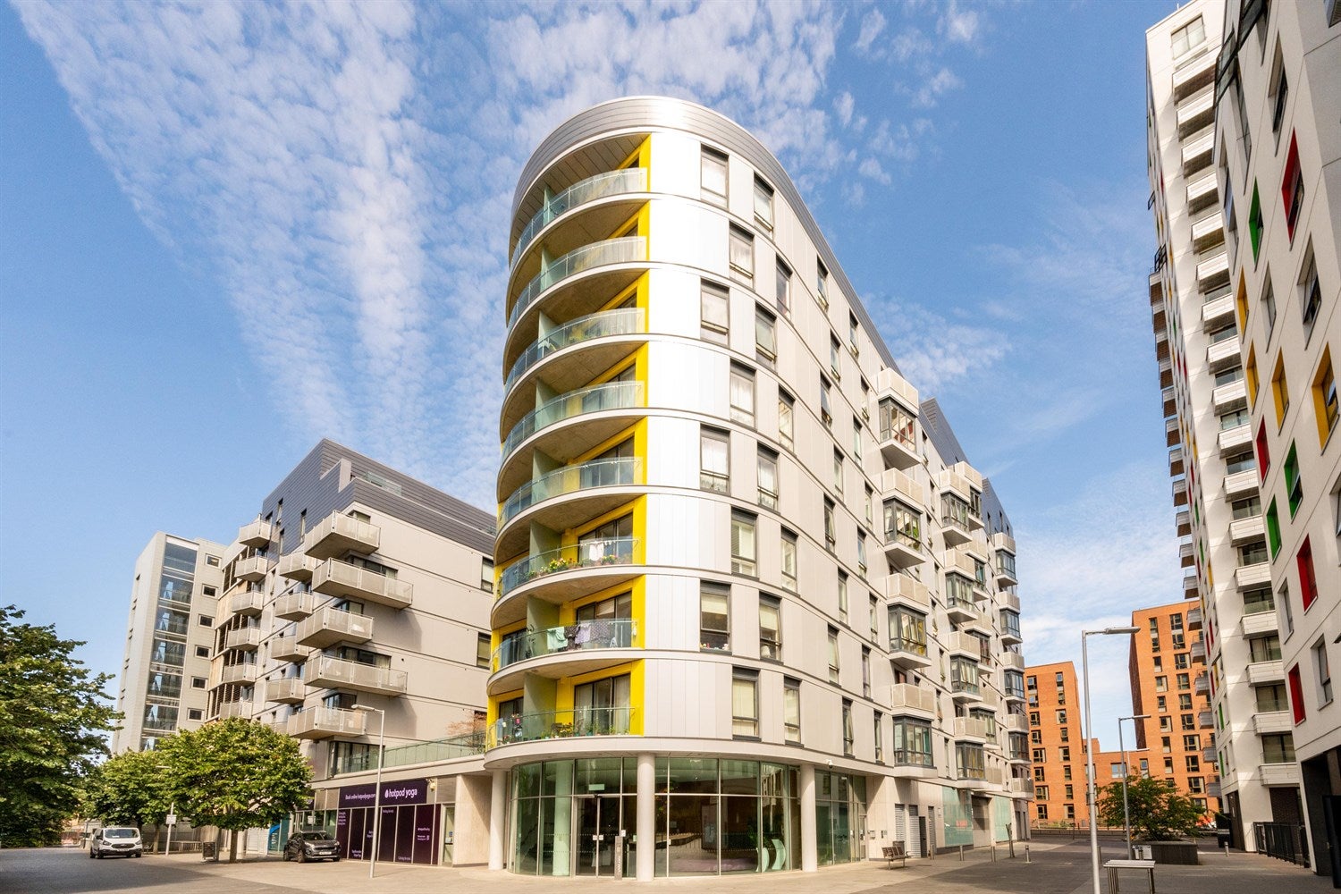 Flat Chatham Place in Reading