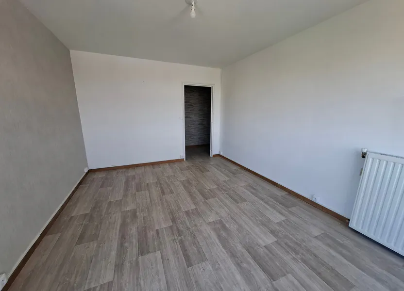 Flat Rue du Docteur Calmette in Compiègne