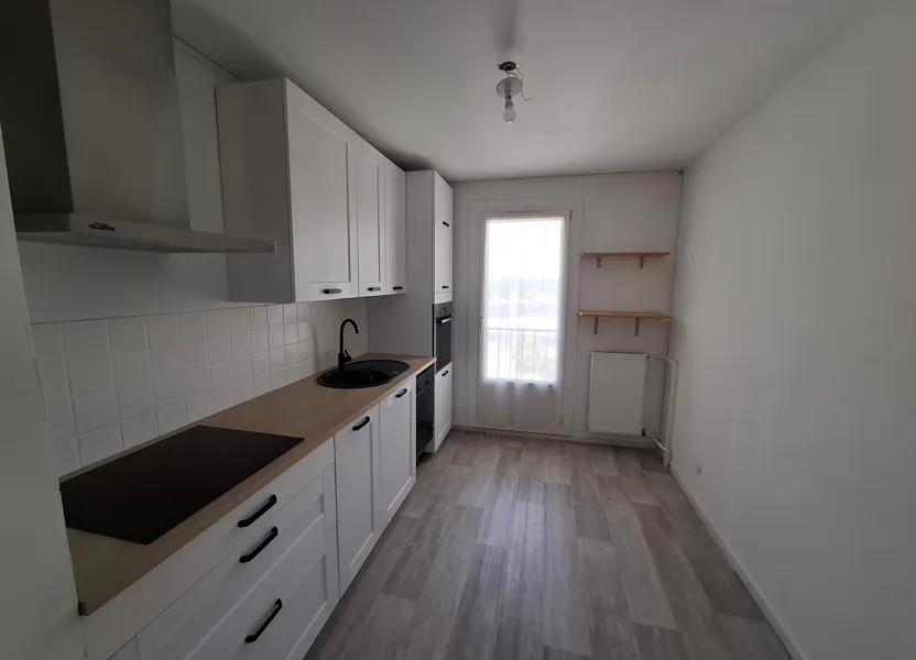 Flat Rue du Docteur Calmette in Compiègne