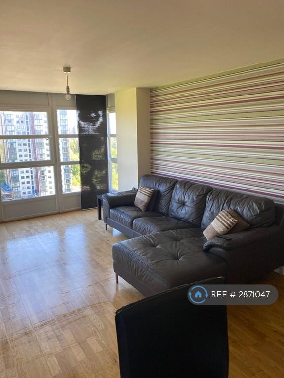 Flat Mossfield Drive in Manchester