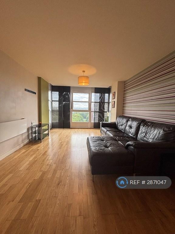 Flat Mossfield Drive in Manchester