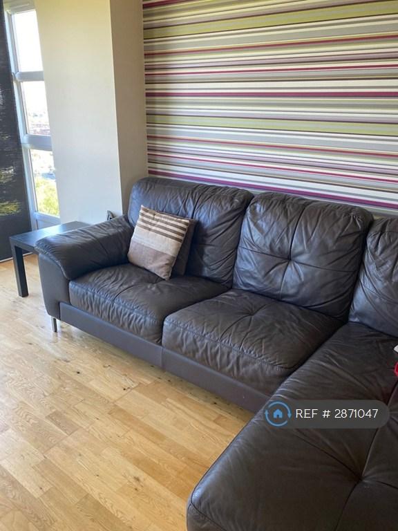 Flat Mossfield Drive in Manchester