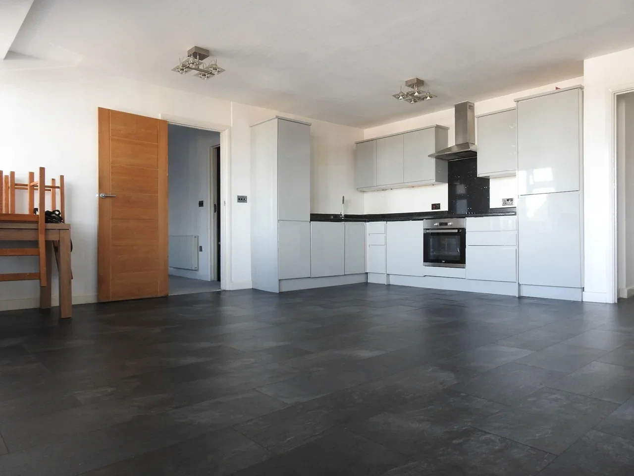 Flat Purley Way in Greater London