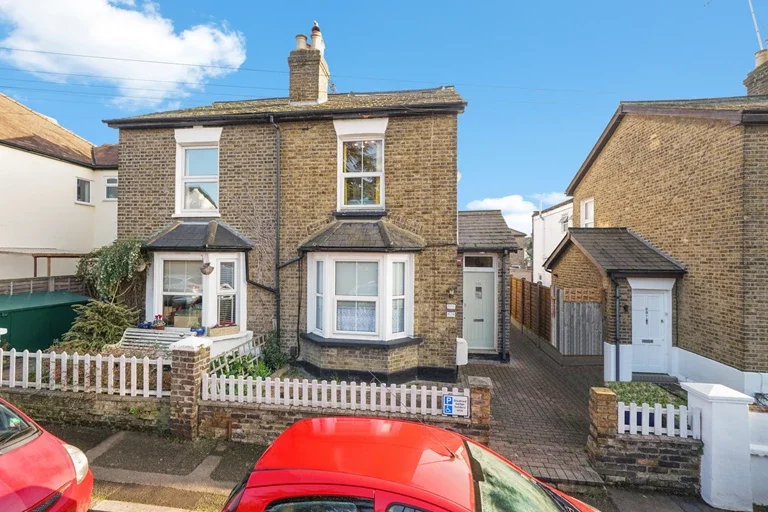 Flat St. Mark's Road in Greater London