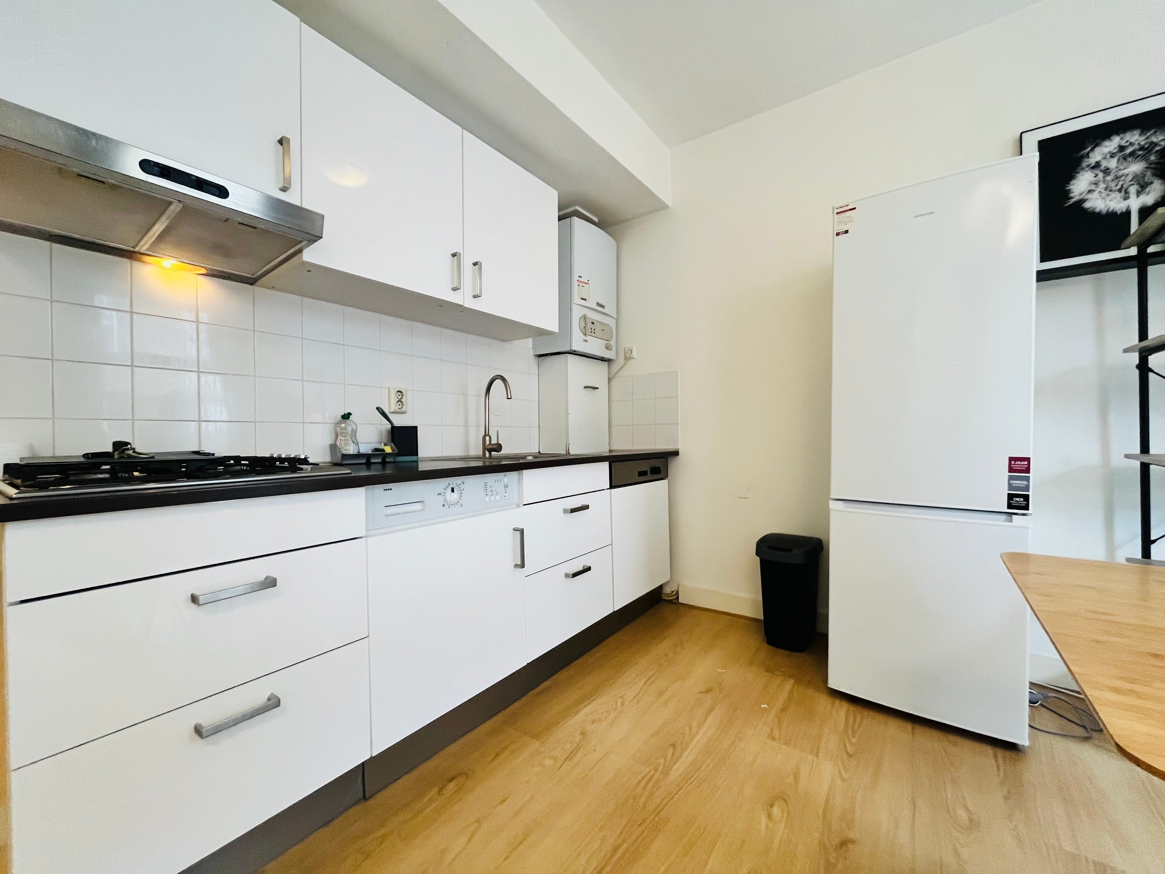 Studio te huur: Bilderdijkstraat 4, 'S-Gravenhage