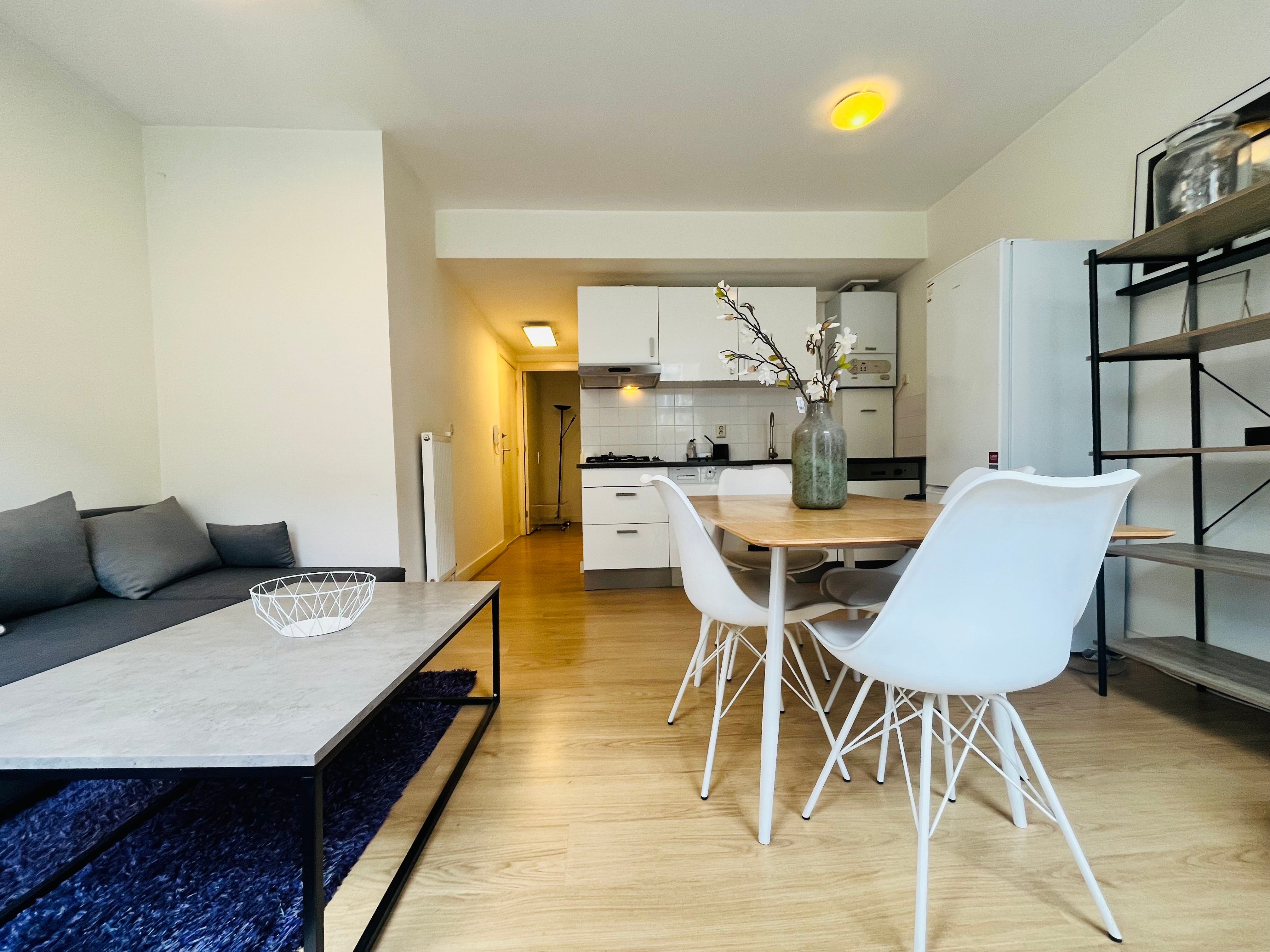 Studio te huur: Bilderdijkstraat 4, 'S-Gravenhage