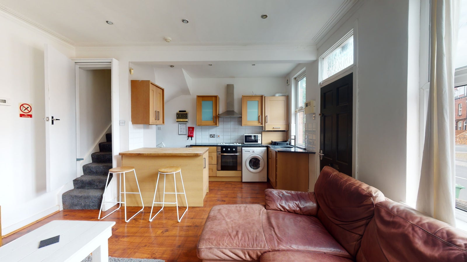 Room Hessle Place in Leeds