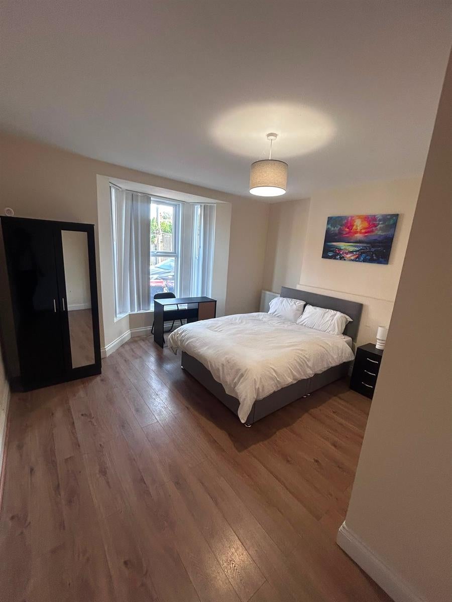 Room Hope Gardens in Boston