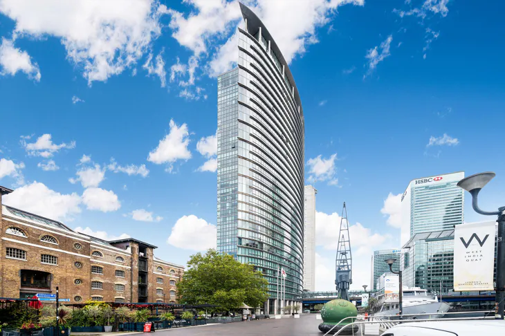 Flat Hertsmere Road in Greater London