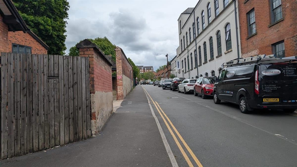 Flat Carlton Road in Nottingham