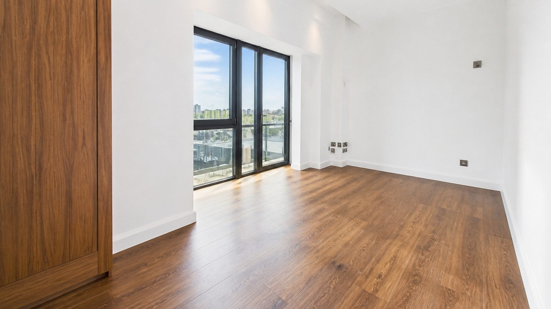 Flat Durnsford Road in Greater London