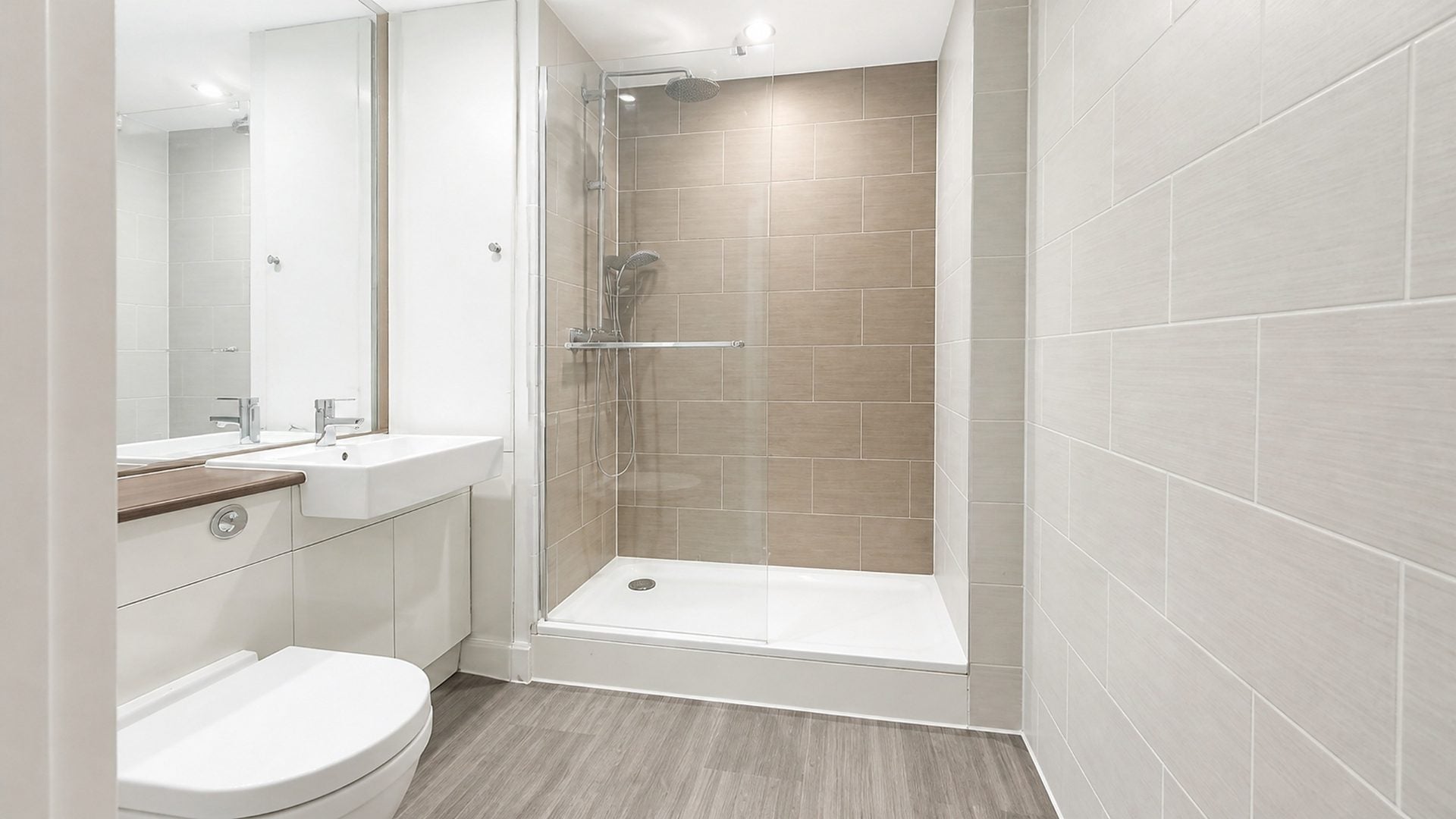 Flat Durnsford Road in Greater London