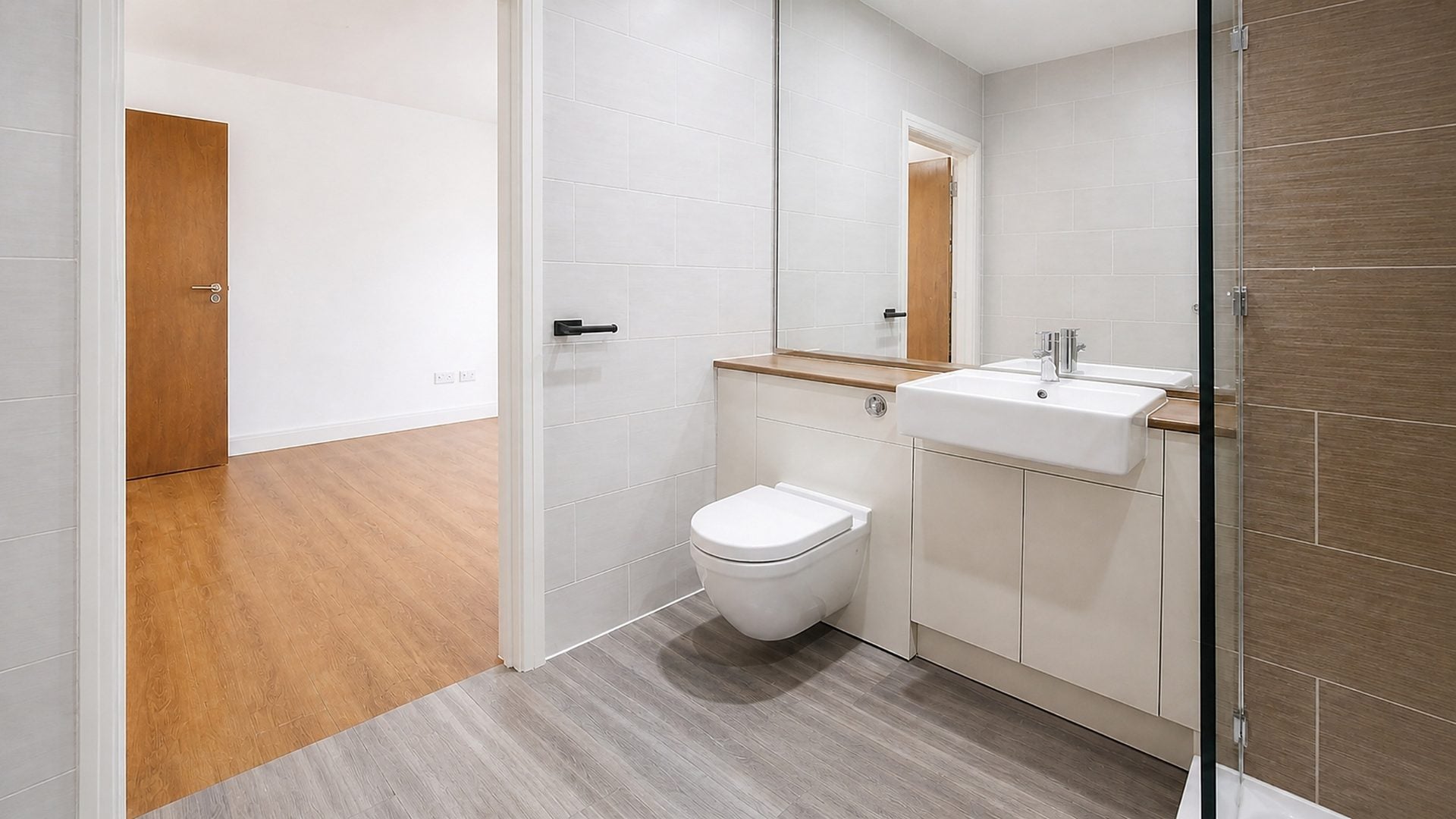 Flat Durnsford Road in Greater London