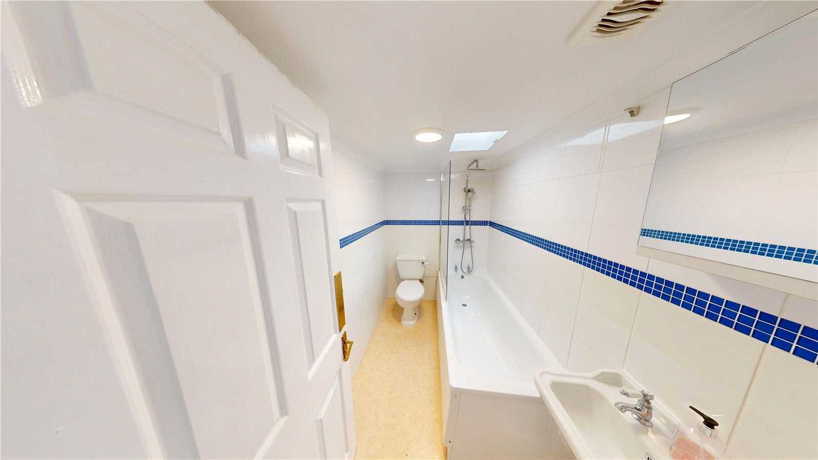 Flat Oakfield Road in Bristol
