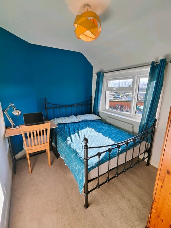 Room Chepstow Road in Bristol