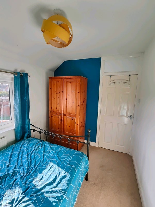 Room Chepstow Road in Bristol