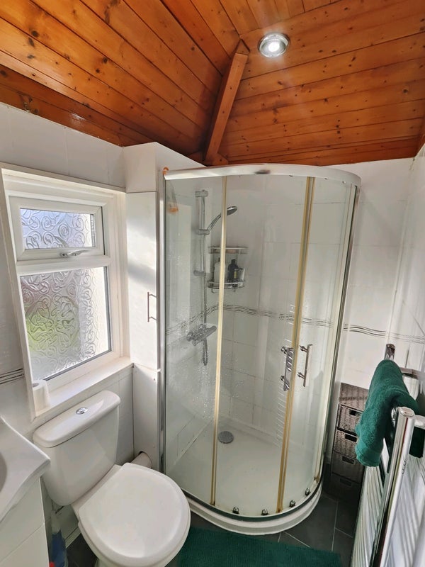 Room Chepstow Road in Bristol