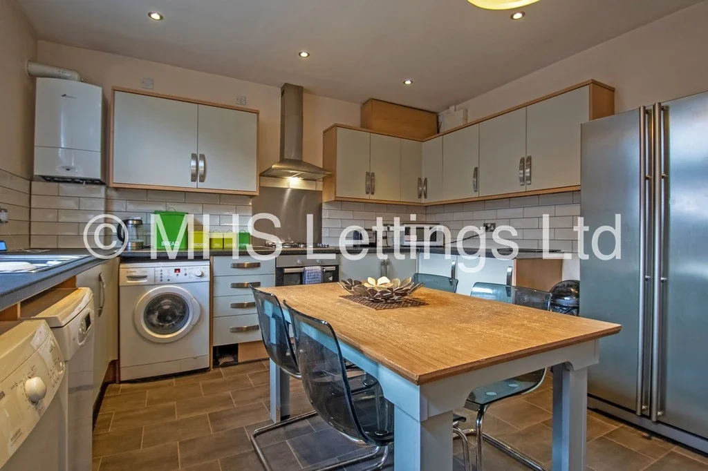 Room Granby Grove in Leeds