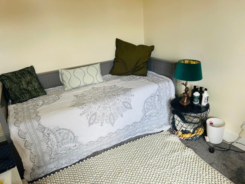 Room Stamford Close in Hinckley and Bosworth