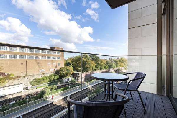Flat Lillie Square in Greater London