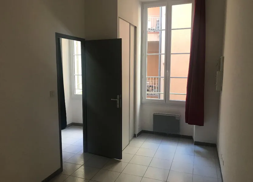 Appartement Rue des Halles à Nîmes