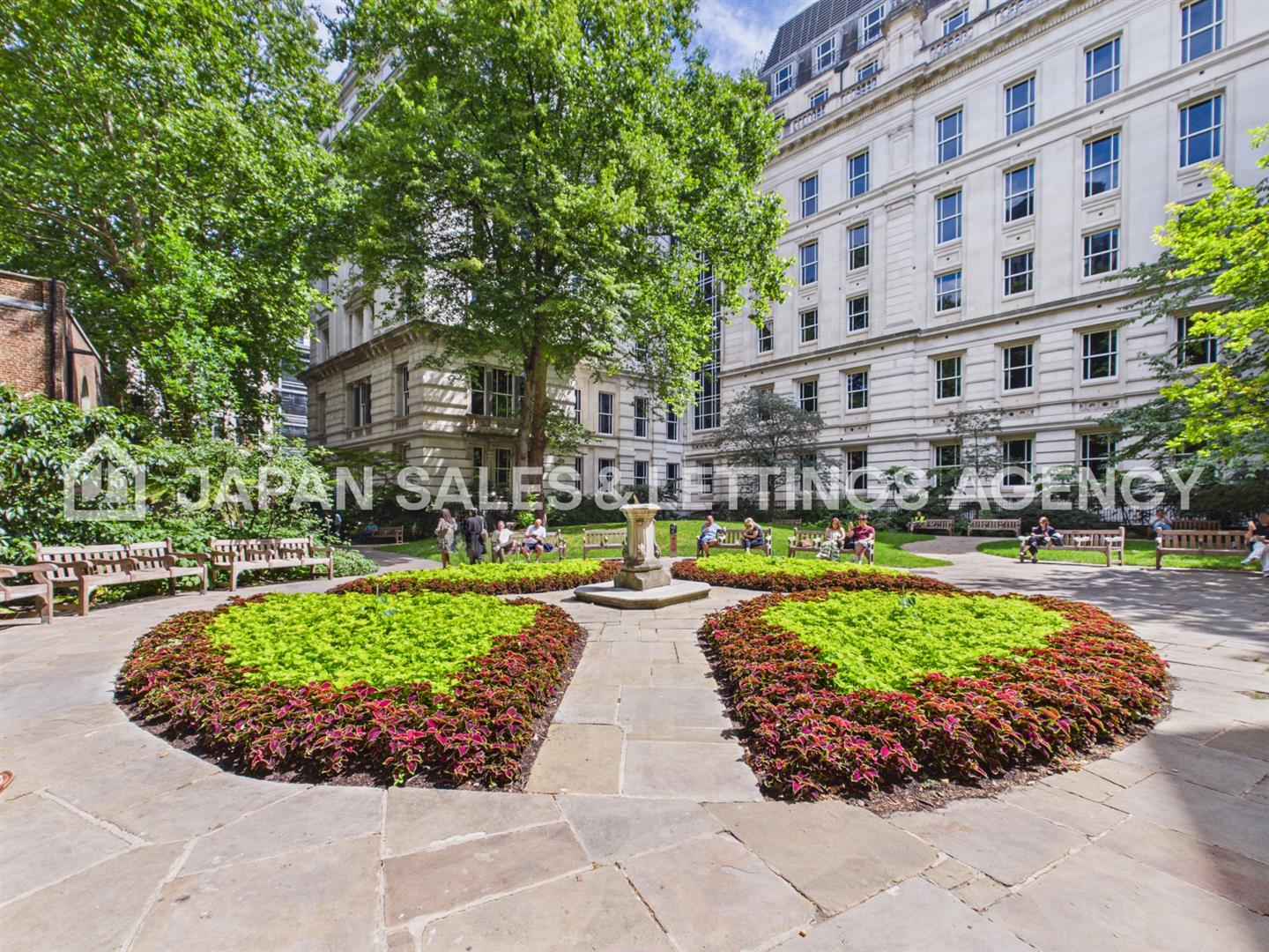 Flat Cross Key Square in City of London