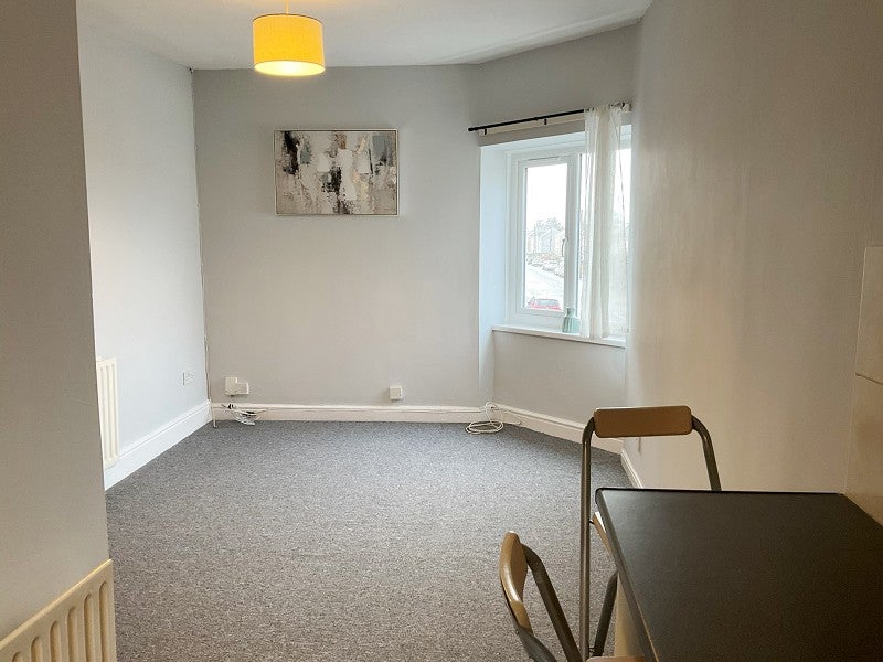 Flat Bryn Road in Upper Loughor