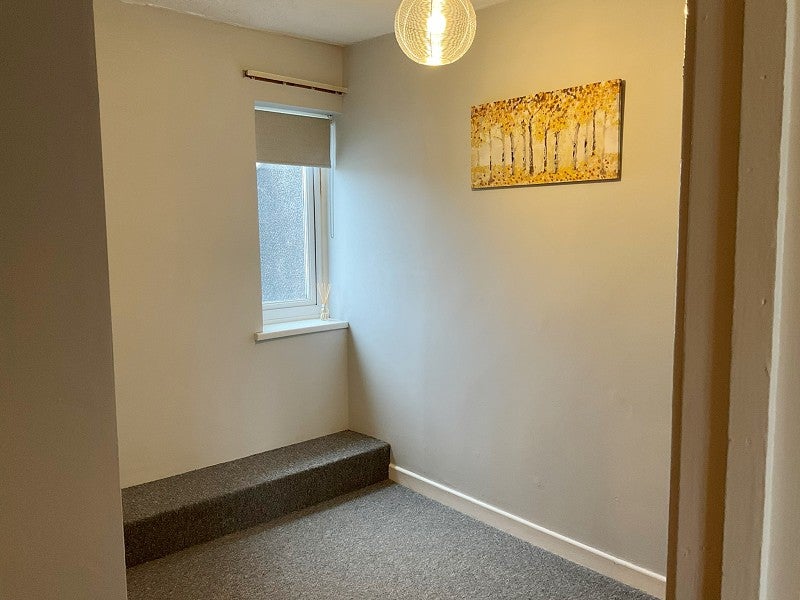 Flat Bryn Road in Upper Loughor