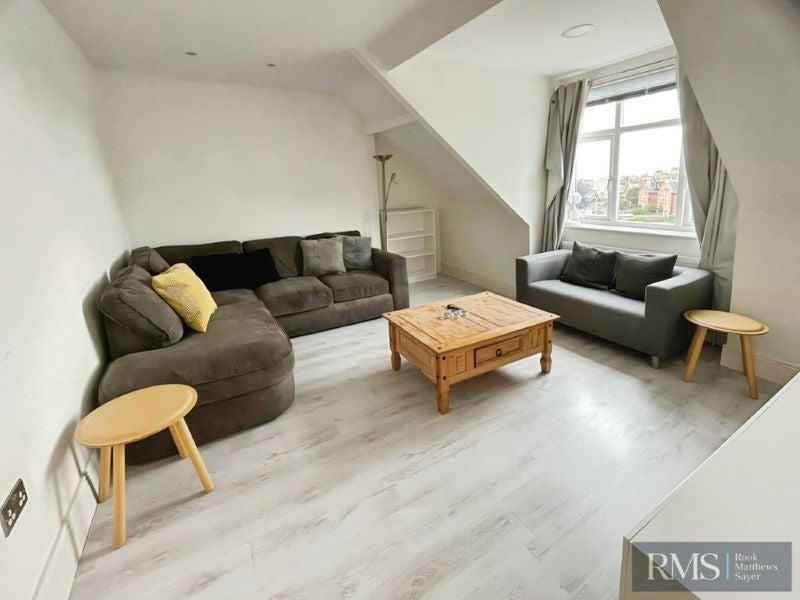 Flat Osborne Road in Newcastle upon Tyne