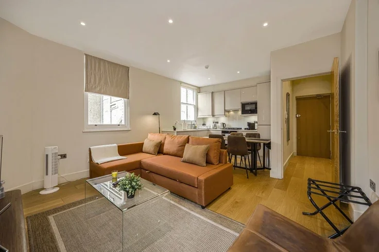 Flat Great Titchfield Street in City of Westminster