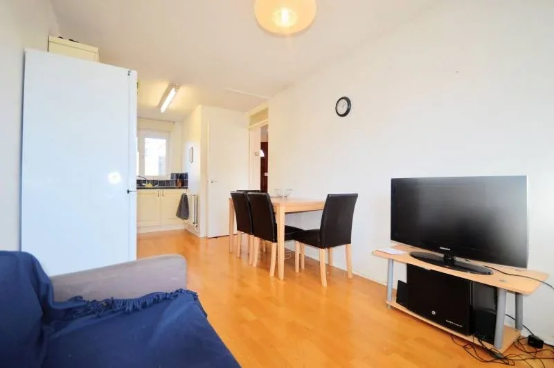 Flat Hungerford Road in Greater London