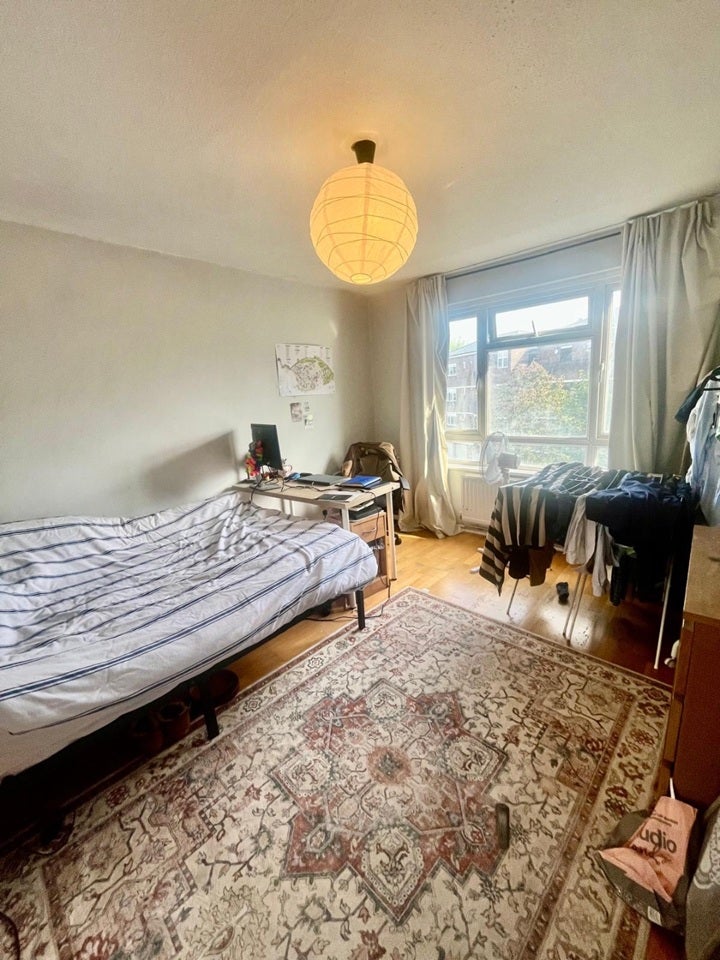 Flat Hungerford Road in Greater London