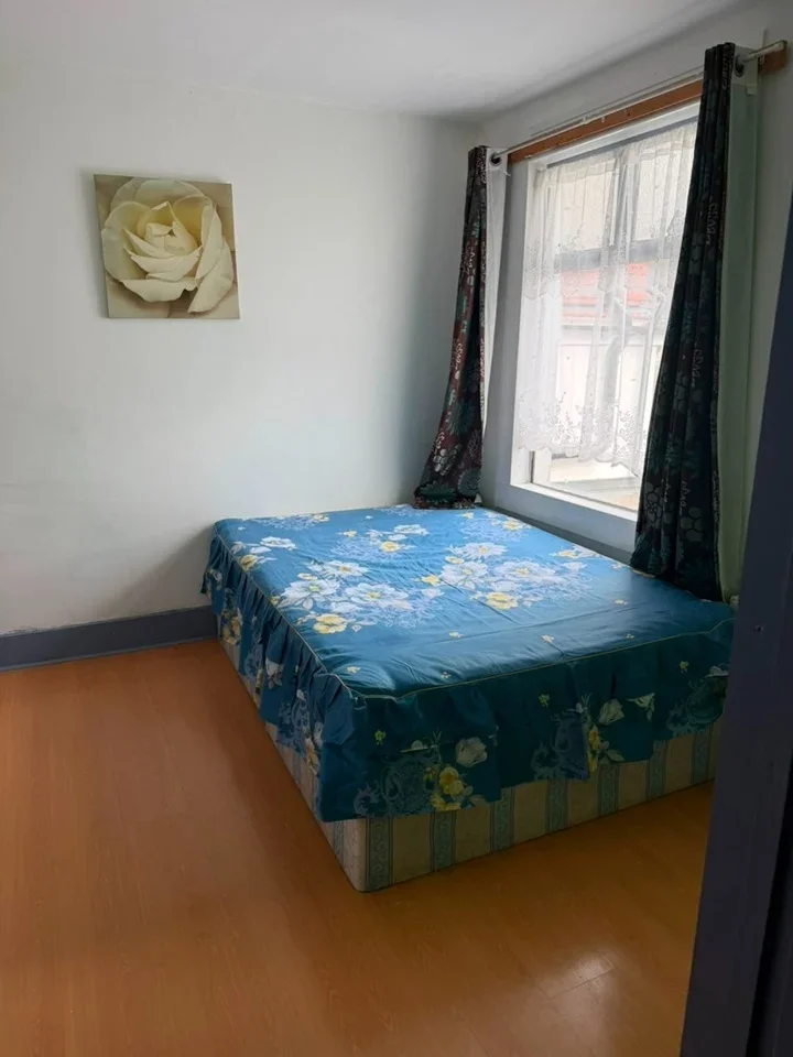 Room Boston Road in Greater London