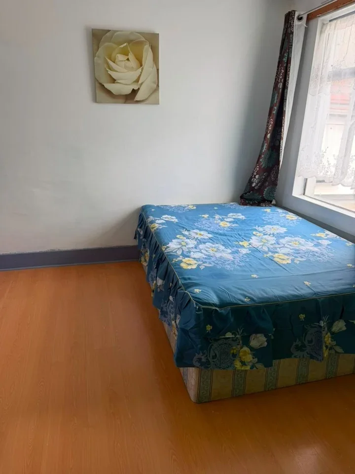 Room Boston Road in Greater London