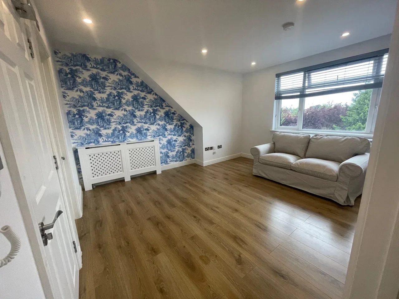 Flat Hendon Way in Greater London