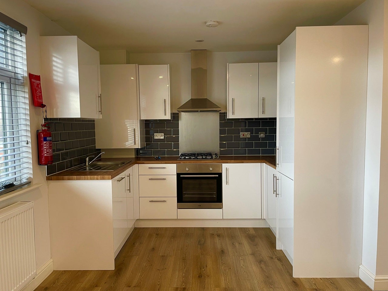 Flat Hendon Way in Greater London