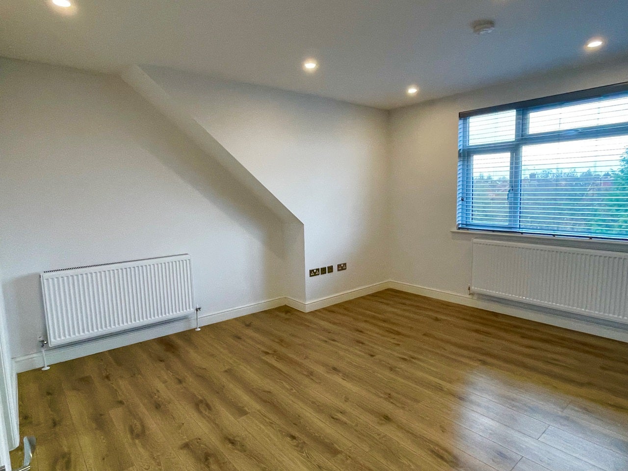Flat Hendon Way in Greater London