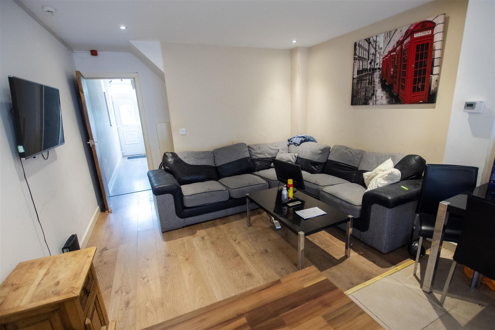 Flat Heeley Road in Birmingham