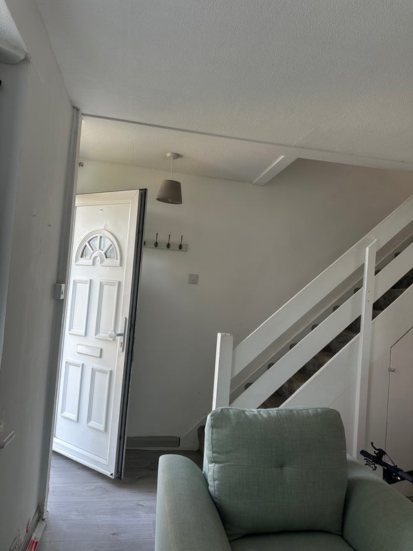 Room Farnham Road in Slough
