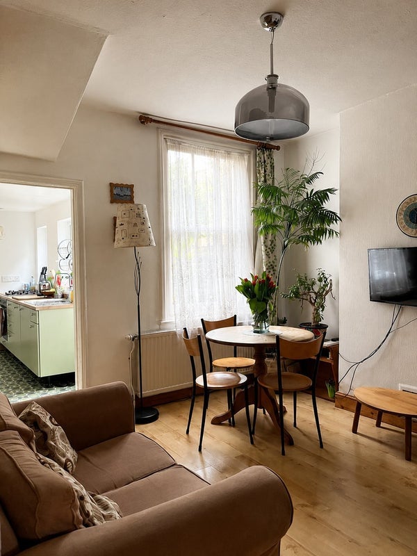 Room Morley Avenue in Greater London