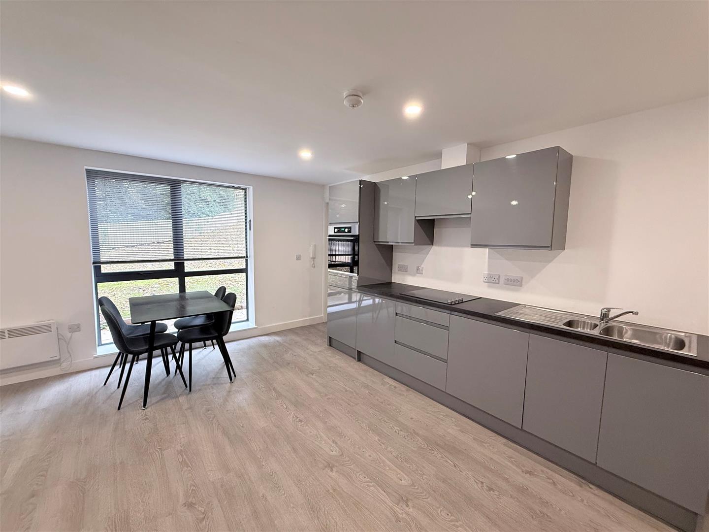 Flat Stonegate Road in Leeds