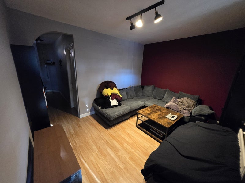 Room Burnsall Road in Coventry
