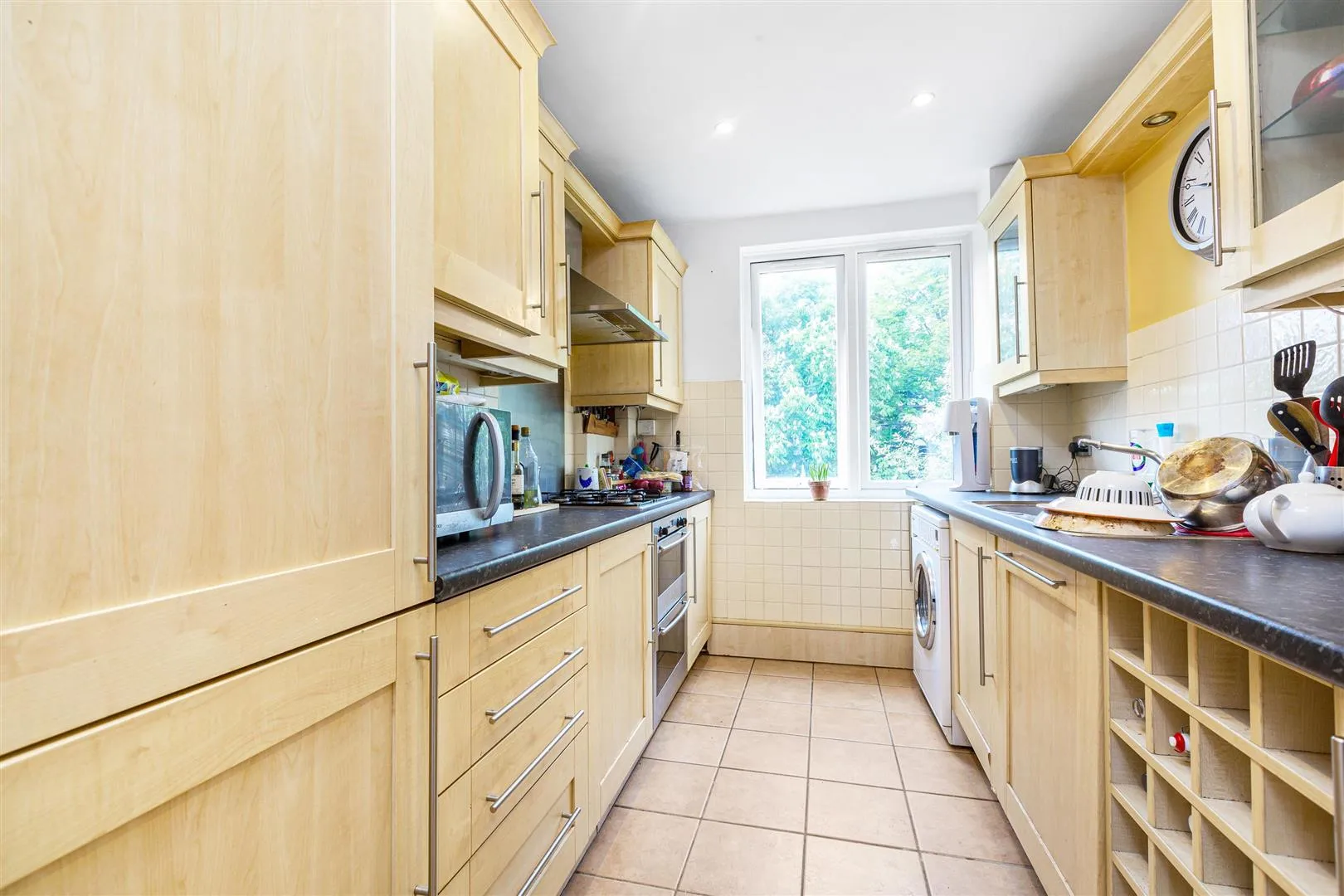 Flat Gipsy Lane in Greater London