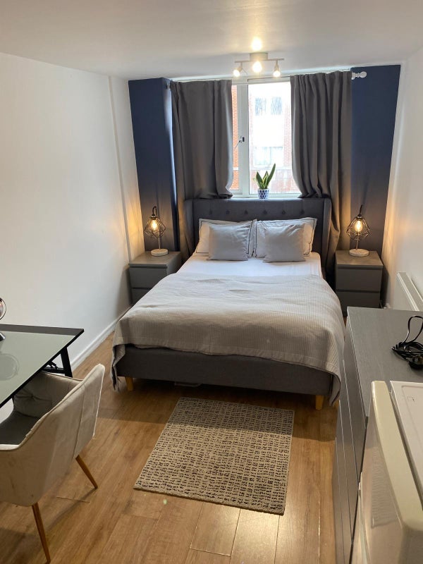Room Lancefield Street in City of Westminster