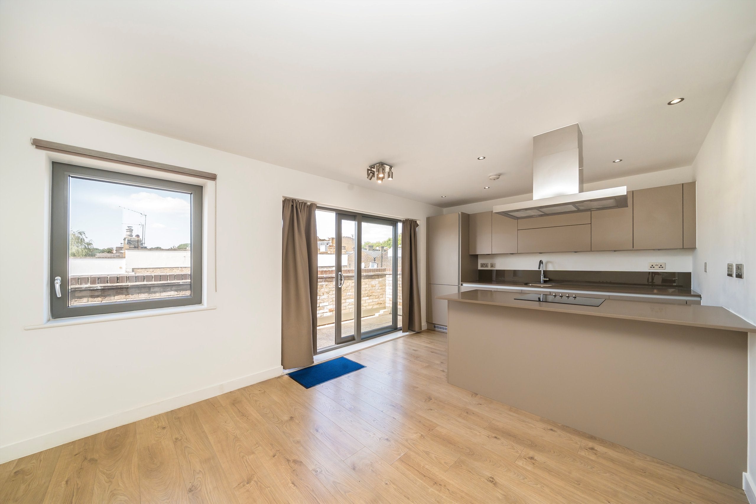 Flat Allcroft Road in Greater London