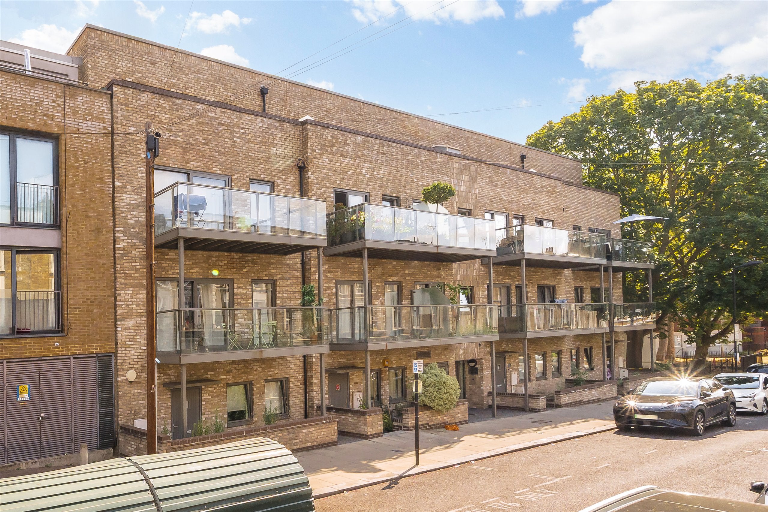 Flat Allcroft Road in Greater London