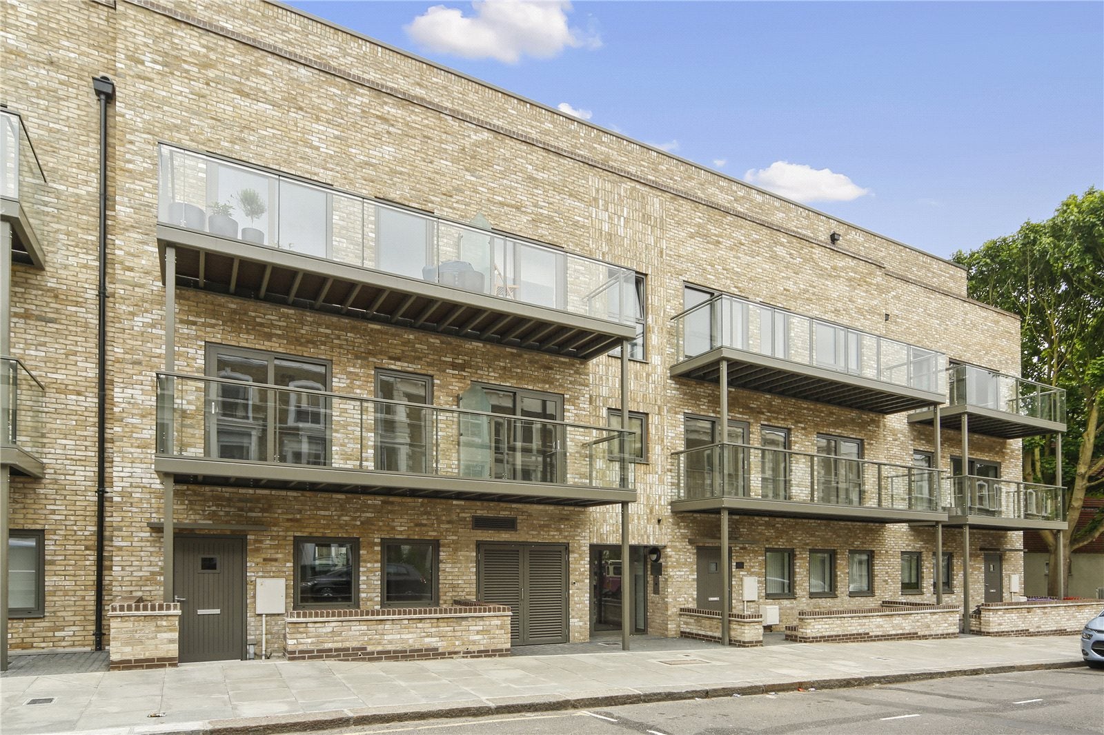 Flat Allcroft Road in Greater London