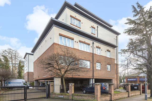 Flat Bath Road in Slough